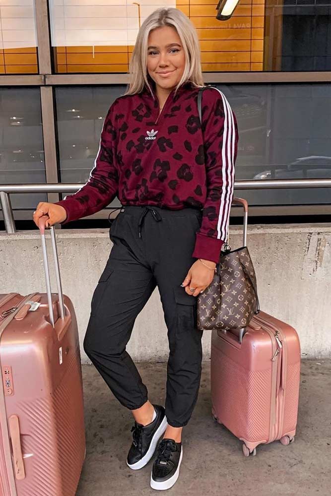 Fashionable Airplane Outfits for All Tastes and Occasions - Glaminati