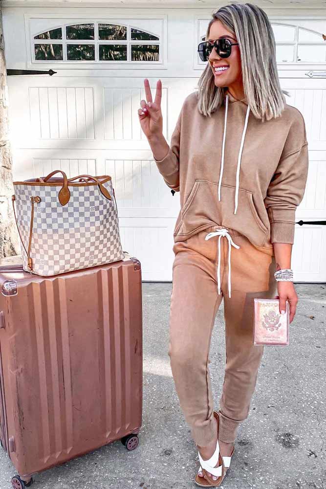 Outfits to wear outlet on a plane