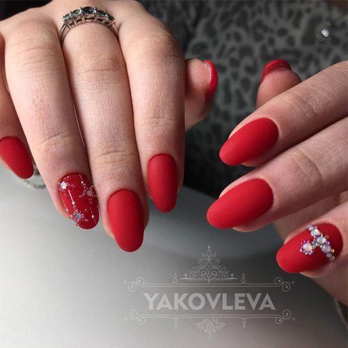 Pretty Nail Designs in Red Color picture 6