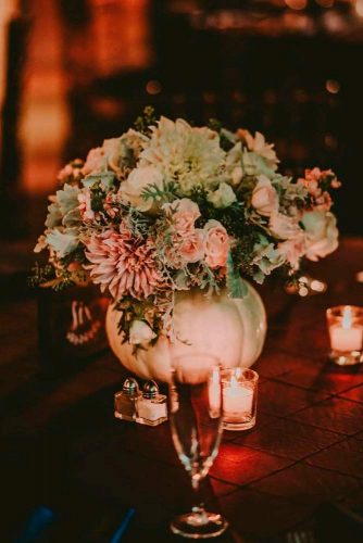 Amazing Pumpkin Vase Decor #fallweddingdecor #weddingcenterpieces