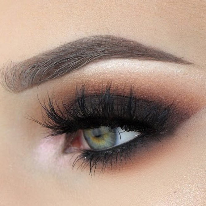 Dark Gray Smokey Eyes