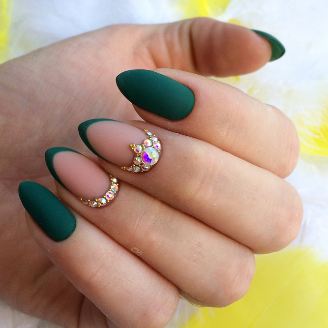 Stunning Green Nail Designs for Any Occasion picture 3