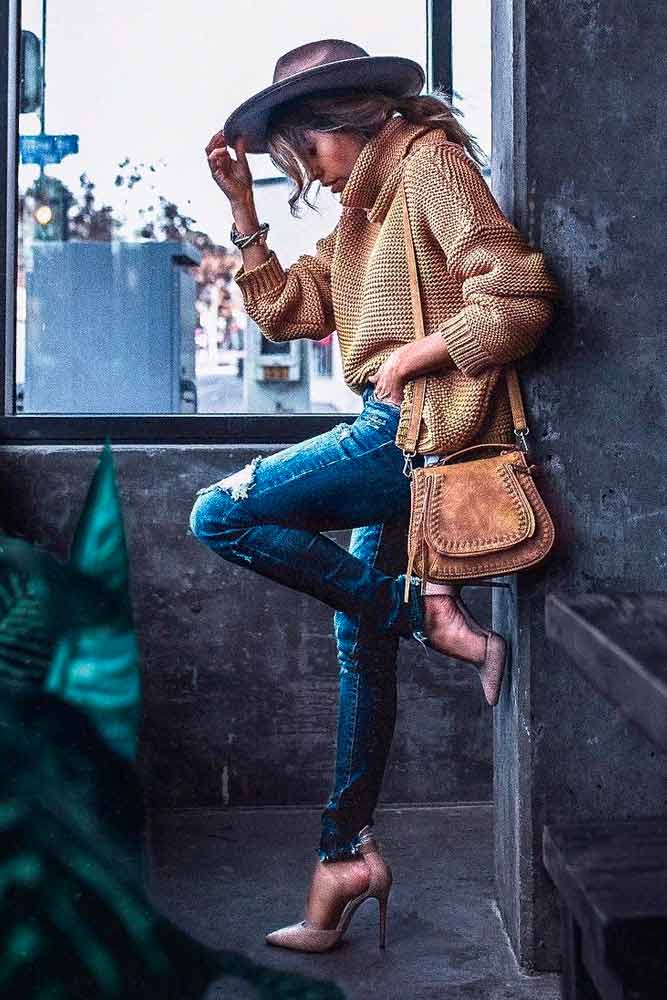 Stylish Outfit With A Sweater #casualoutfit #stylishfalloutfit