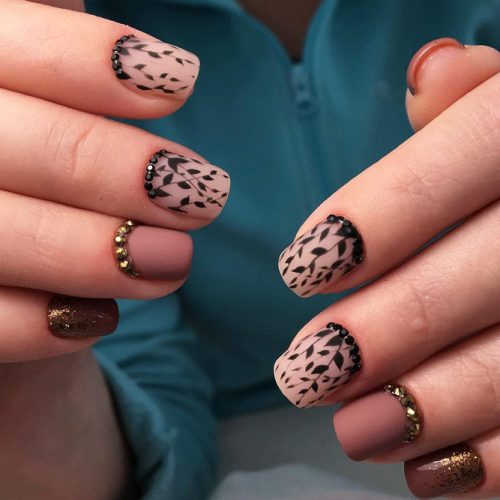 Stunning Homecoming Nail Ideas picture 3