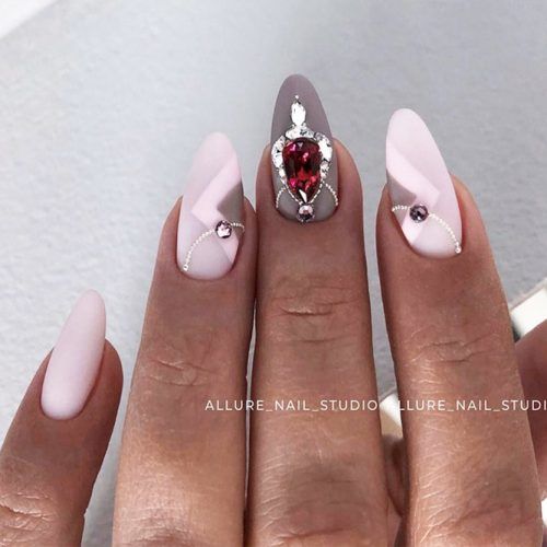 Gray With Pink Colors For Homecoming Nails #crystalsnails #trianglenailsart