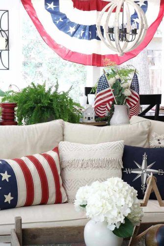 Living Room Decorations For Labor Day #laborday