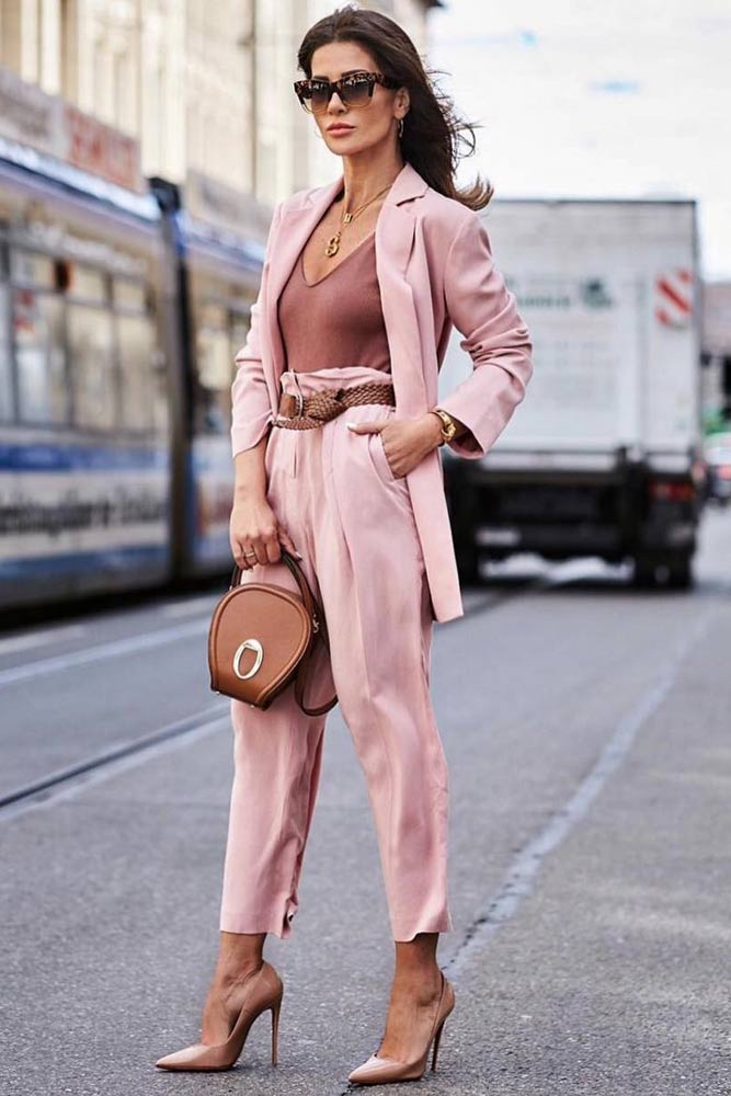 39 Power Women Suits to Look Confident at Work