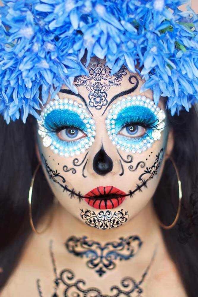 Blue Sugar Skull Makeup Idea #blueeyesart #pearls