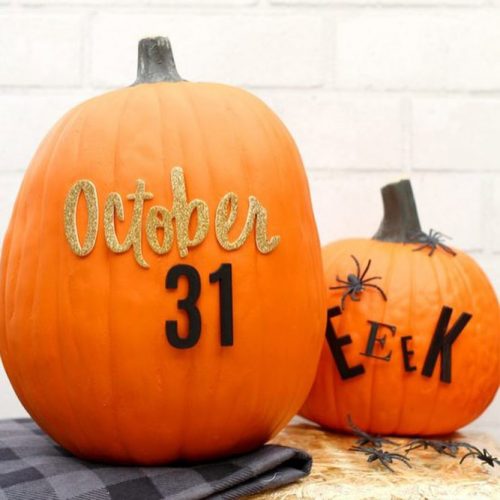 Simple Pumpkin Decor Ideas #lettering #simplepumpkin