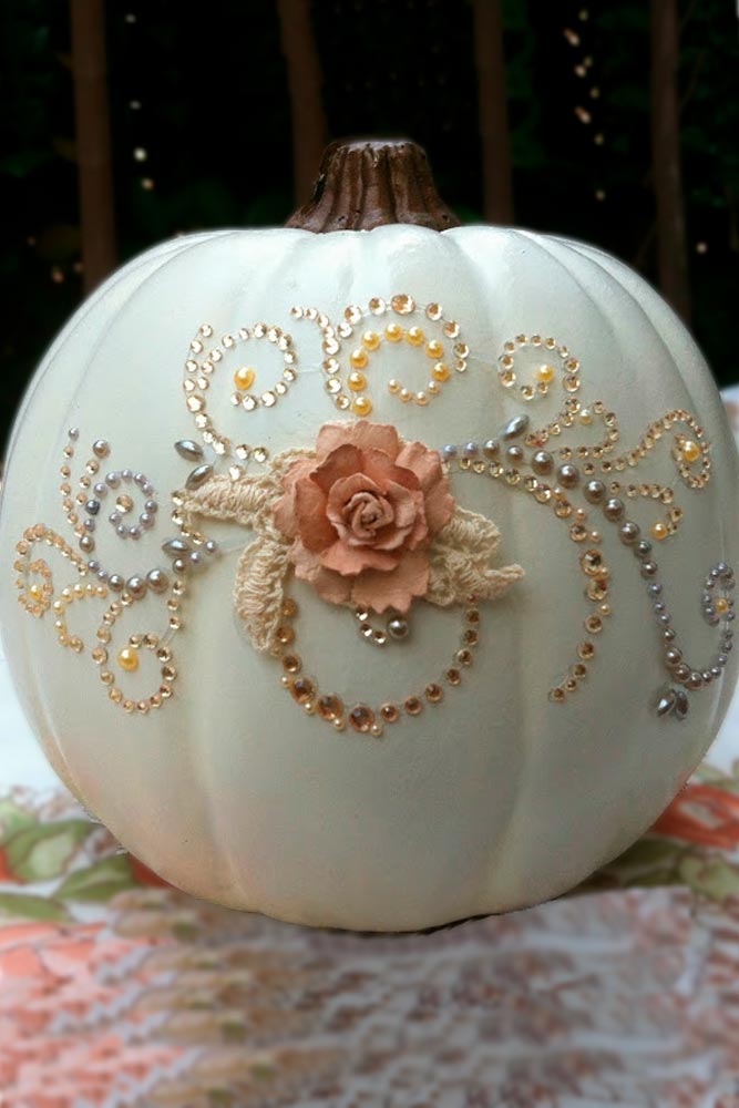 Halloween Decoration Ideas with Cute Pumpkins picture 2