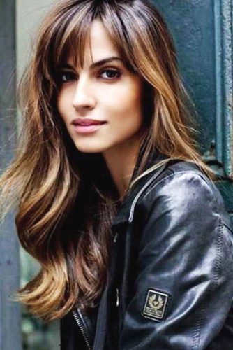 10 Astonishing Layered Haircuts with Bangs: Nice and Trendy