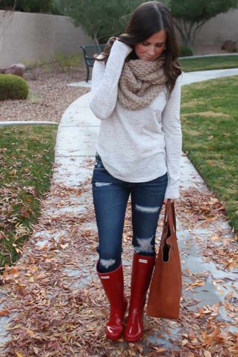 Outfits with shop red rain boots