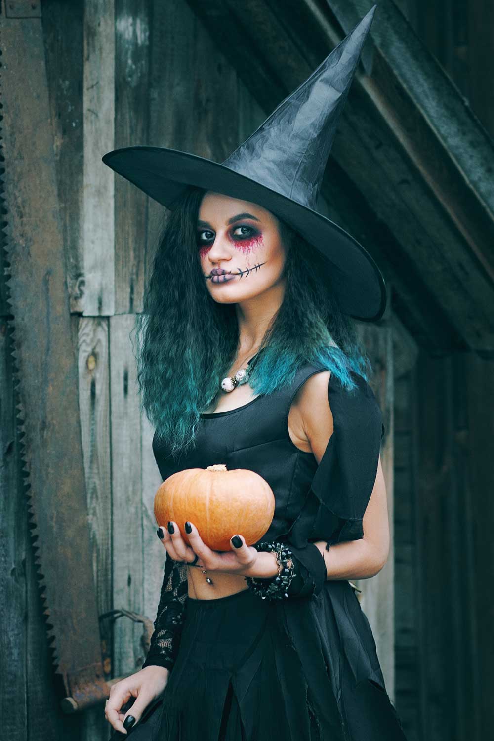 Witch Halloween Look