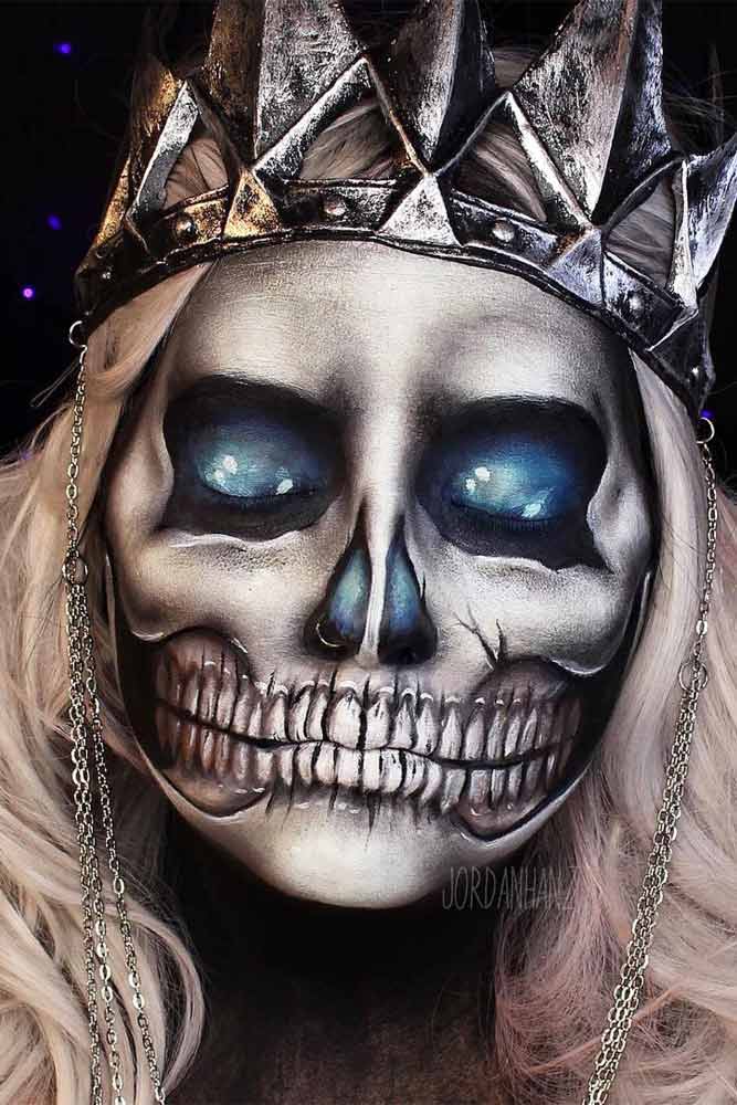 Skeleton Queen Makeup Idea #queen #faceart