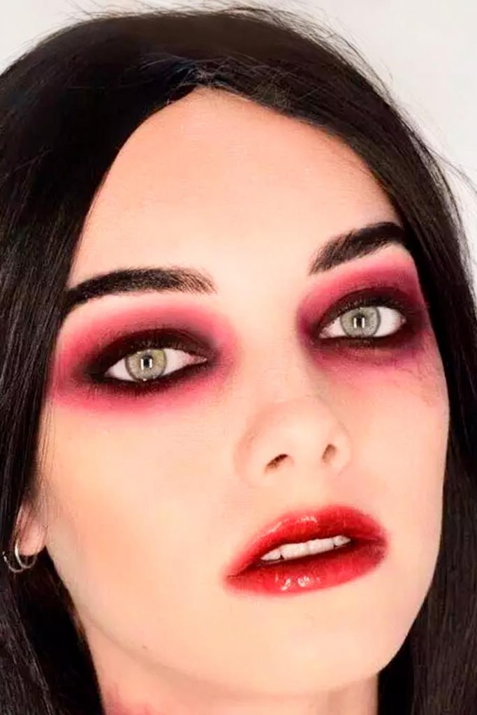 Vampire Makeup Ideas for Brunette Girls