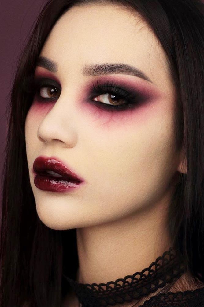 Glam Vampire Makeup Idea #smokey #glamvampire