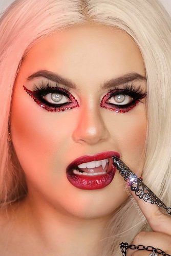 42 Glam and Sexy Vampire Makeup Ideas 2020