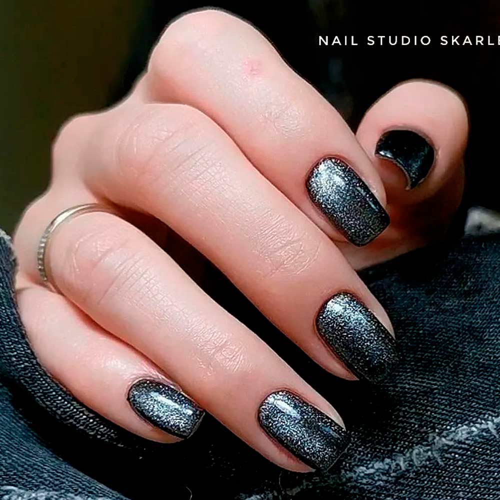17 Black Glitter Nail Ideas for a Sophisticated and Sparkly Mani -  GlobalFashion