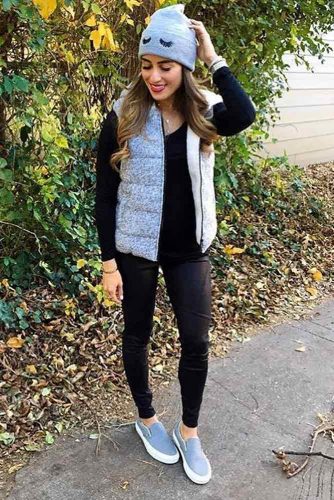Popular Color Combinations for Football Tailgate Outfits picture 1