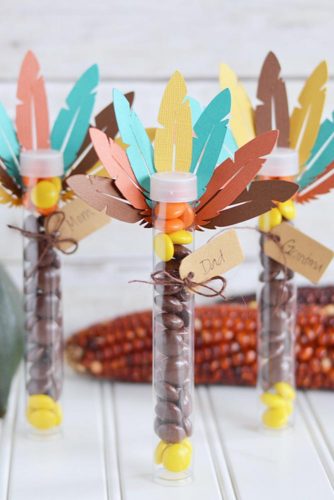 36 Totally Creative Thanksgiving Decorations To Stun Your Guests