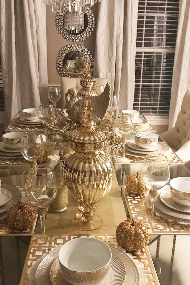 Gold Thanksgiving Table Decor #goldglitter #pumpkin