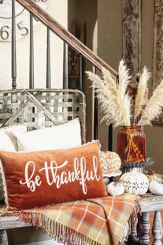 Thanksgiving Entryway Decoration #pillow #pumpkins