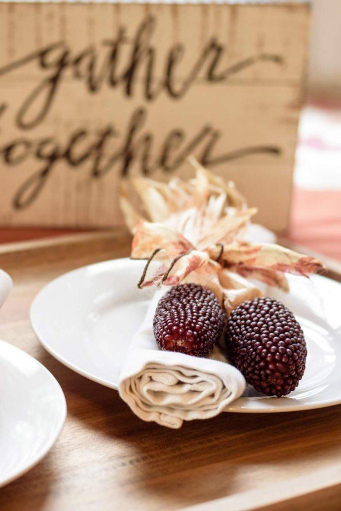 Table Thanksgiving Decor Idea