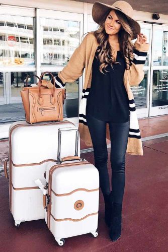Comfy Travel Outfit Ideas picture 4