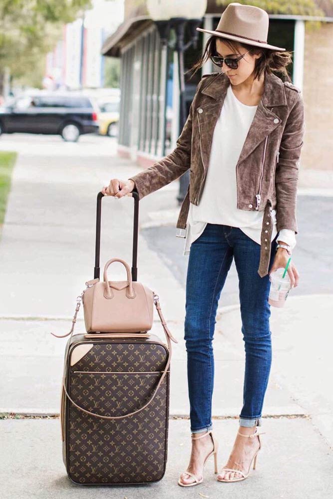 chic fall travel outfits