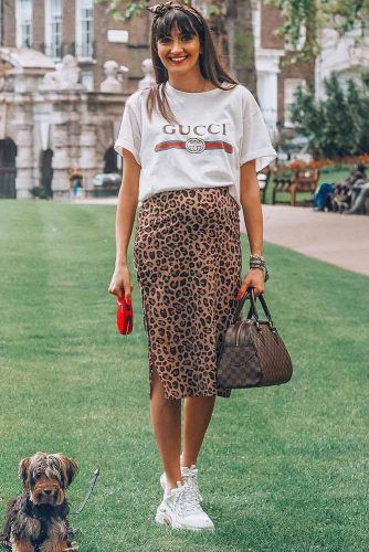 T-shirt With Print Skirt Outfit #casualoutfit #bumpstyle