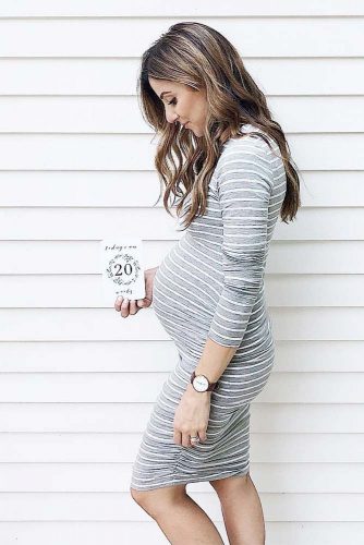 Elegant Dresses for Expectant Mothers picture 3