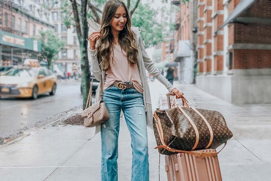 Fall Travel Outfit Ideas From Girls Who Are Always on the Go