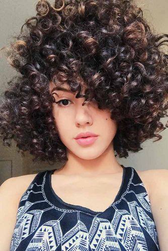 Short Curly Hair Styles Looks Picture 4