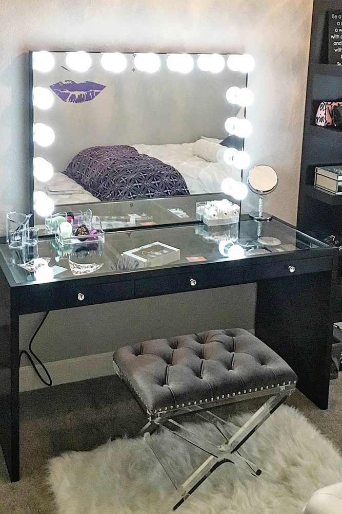 Designs of Makeup Vanity Mirror with Lights picture 5