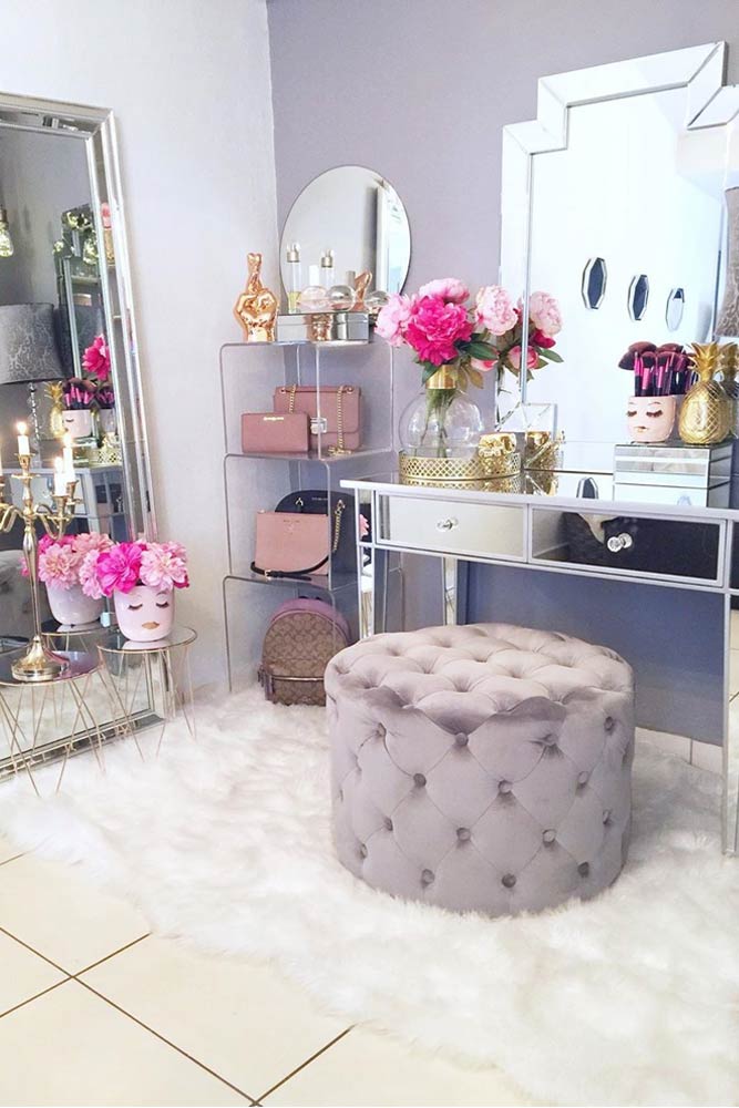 Modern Makeup Vanity Table Organization #shelves #mirrortable