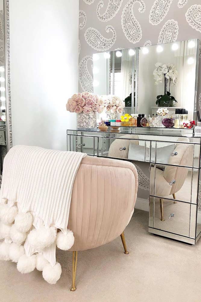 Mirror Makeup Vanity Table With Comfy Chair #mirrorlights #comfychair