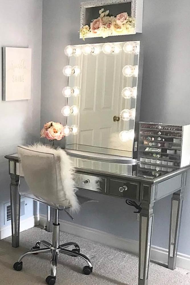 Designs of Makeup Vanity Mirror with Lights picture 6