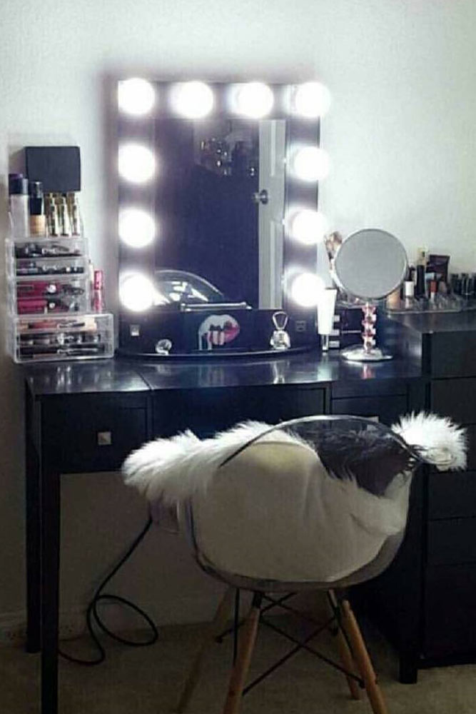 Designs of Makeup Vanity Mirror with Lights picture 3