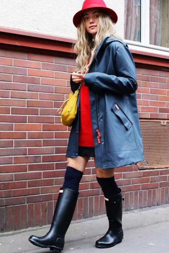 Outfit Ideas with Rain Boots Women Will Really Adore picture 4