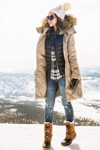 Women Snow Boots Outfit Ideas picture 6