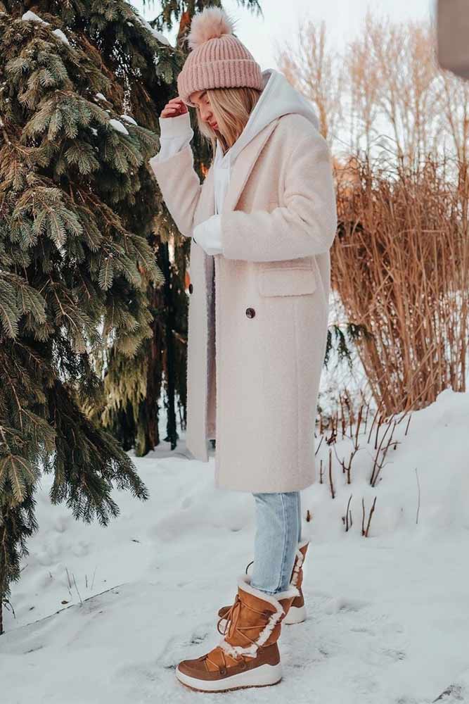 33 Outfits with Snow Boots: The Key Styles to Invest in This Winter