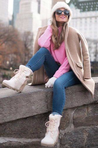 Knitted Sweater With Snow Boots Outfit #hat #sweater