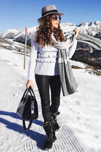 33 Outfits with Snow Boots: The Key Styles to Invest in This Winter