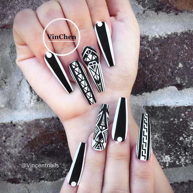 Black Nails with Geometric Designs Picture 1