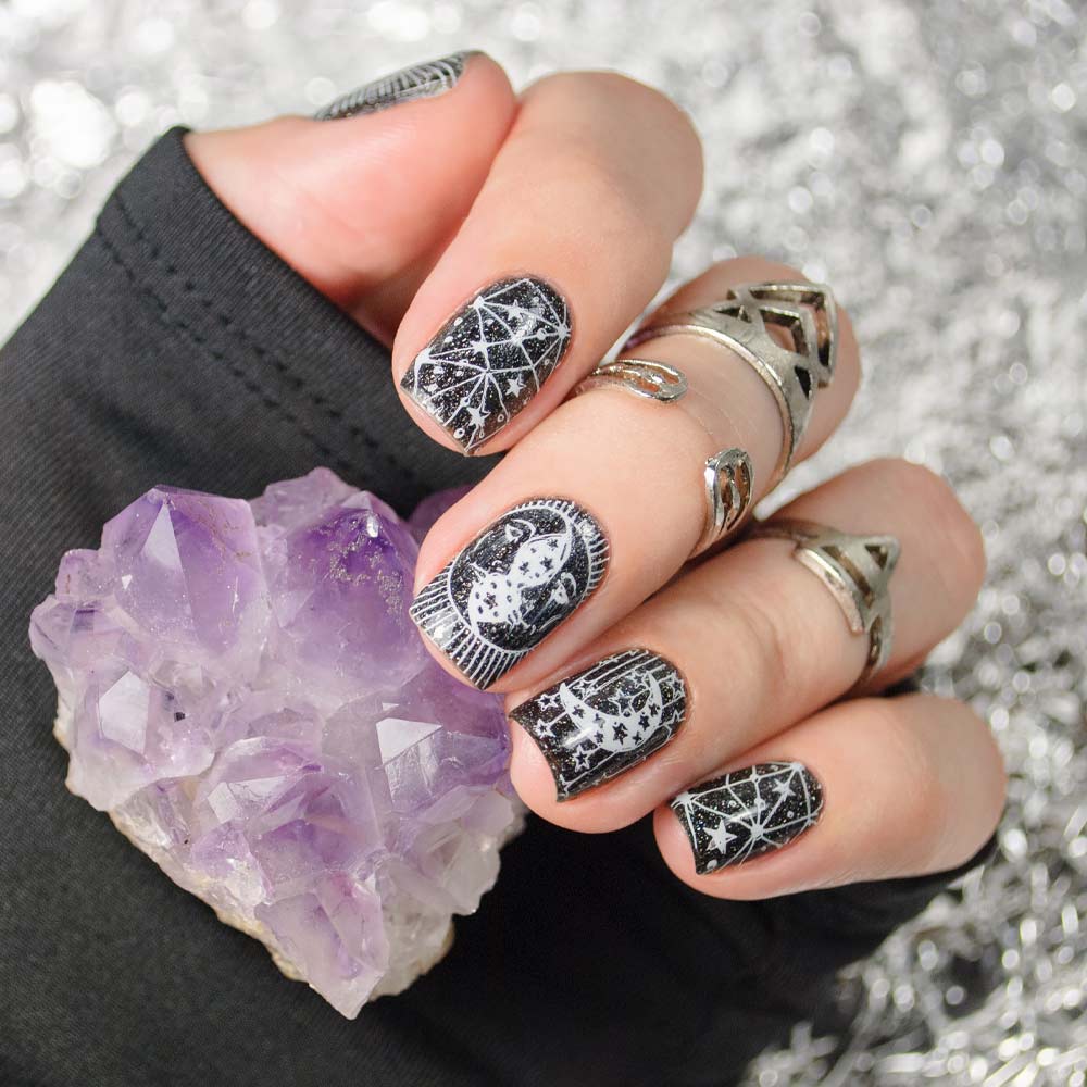 Black Nails with Stars