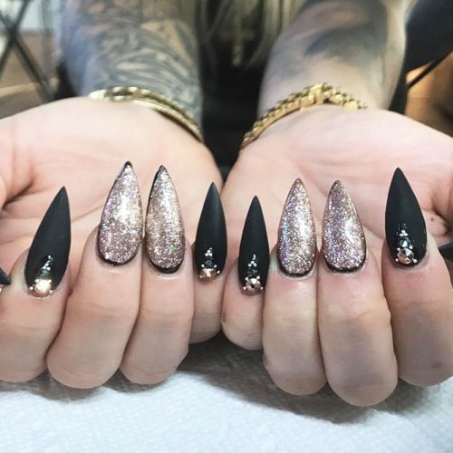 Stiletto Shape Long Nails Picture 5