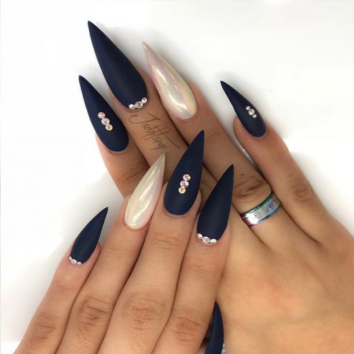 Stiletto Shape Long Nails Picture 4