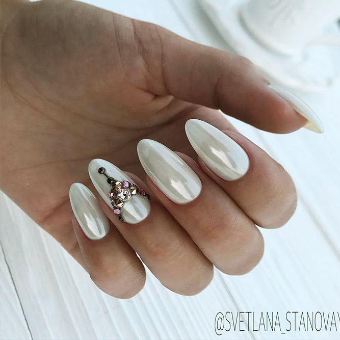 24 Fabulous White Nails Designs Worth Stealing