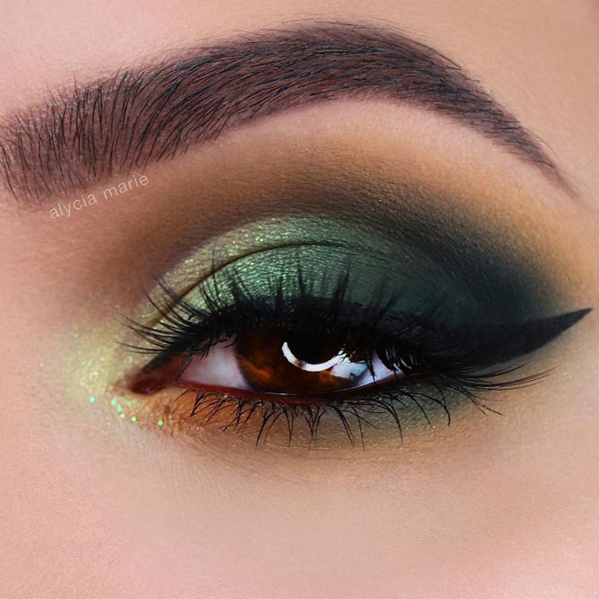 Green Smokey Eyes Makeup Idea #greensmokey