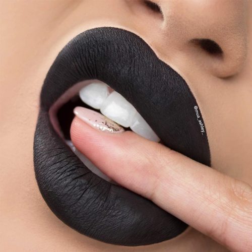 Black Matte Lipstick picture 1